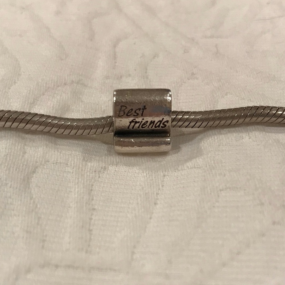 *RETIRED* best friend pandora charm